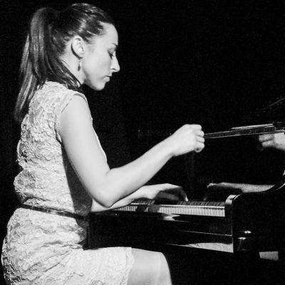 LE PIANO DANS LES VIGNES - ELODIE SABLIER